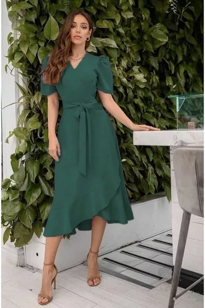 Женское изумрудно-зеленое двубортное платье миди с двубортным воротником и воланами на талии с воланами и поясом с коротким рукавом