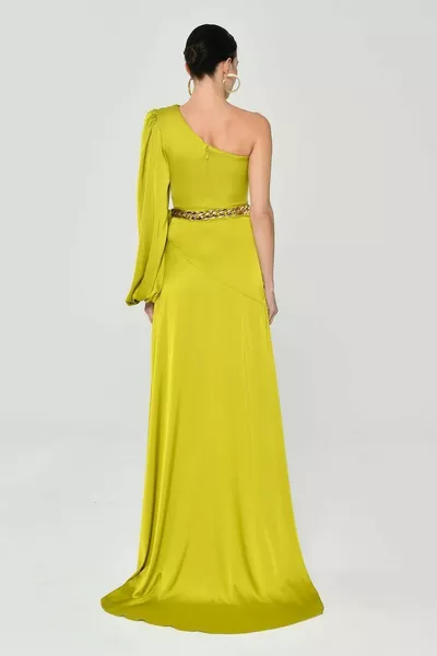 Платье на одно плечо с поясом-цепочкой Талия Деталь окна