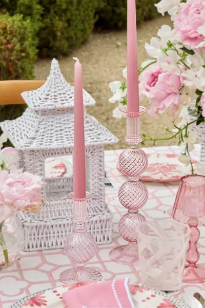 Свещник с конусовидна свещ в пастелни цветове - комплект от 4