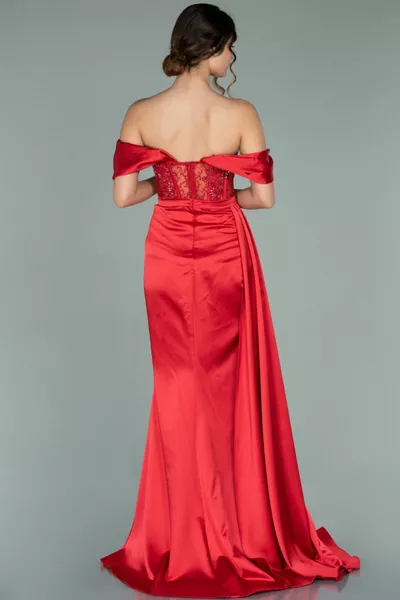 حجر أحمر الساق منخفضة قطع طويلة الساتان مساء اللباس 