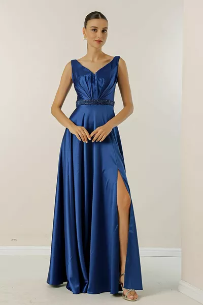 الخامس الرقبة الأشرطة سميكة مطرز الخصر اصطف واسعة الحجم مجموعة طويلة من الساتان اللباس