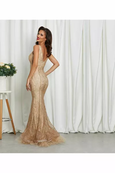 Вечернее платье с пайетками в виде рыбы
