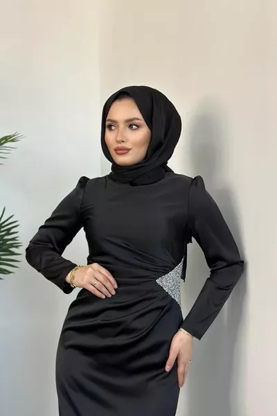 Arsu Beli Stone Abendkleid Schwarz