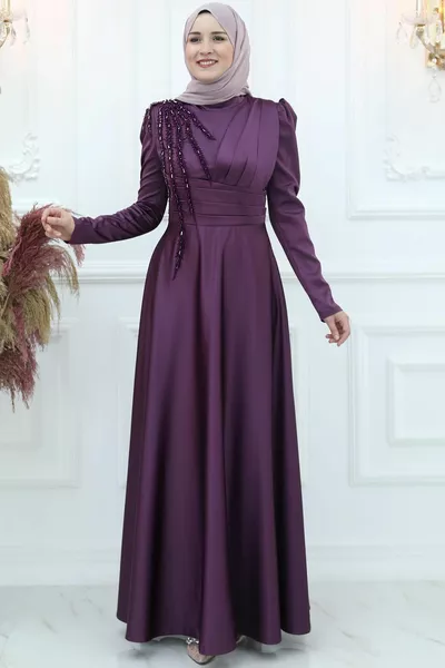 Yusra Robe de soirée en satin prune