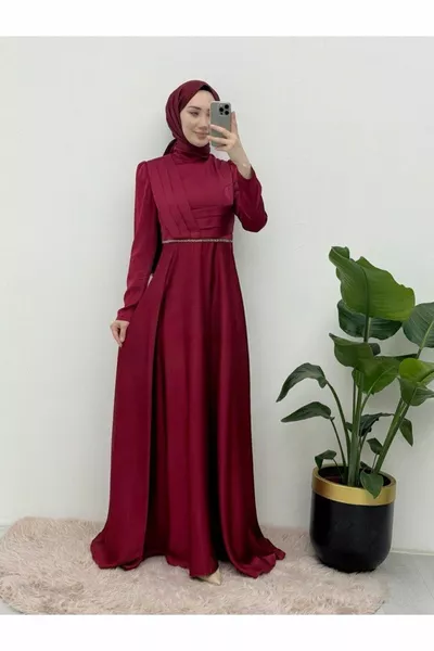 Талия мъниста подробни сатен вечерна рокля с драпирани отпред