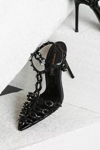 فالين حذاء نسائي مدبس