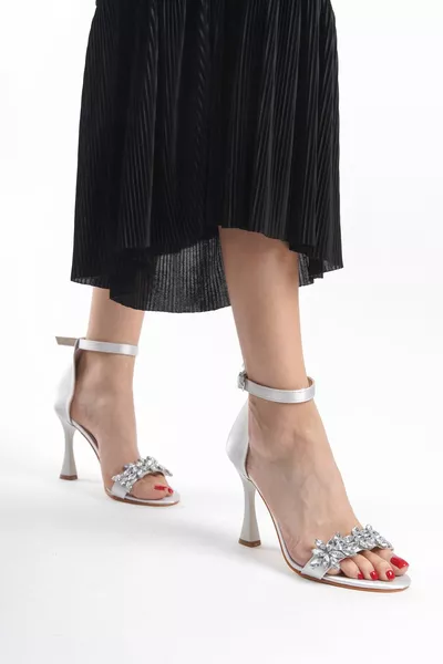 Drop Stone Damenschuhe mit einem Band und Absatz (EXTRA SPARE STONE)