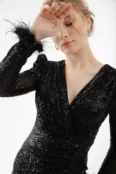 المرأة السوداء مزدوجة الصدر طوق الترتر فستان مساء طويل