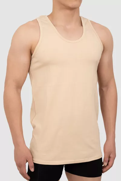 Canottiera invisibile sotto la camicia