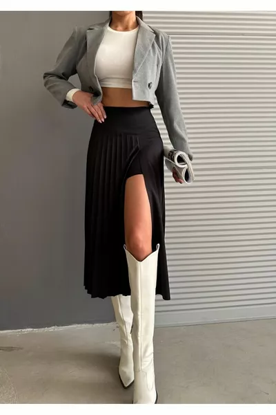 Black Semi Pleated Midi Length Shorts Slit Detailed Skirt (FOREHEAD ONE SIZE BIGGER)