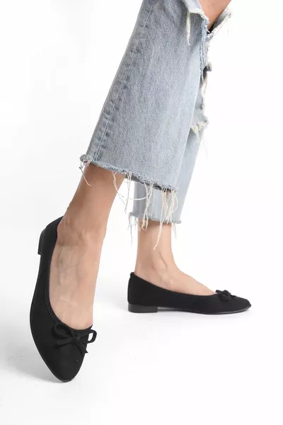 أسود من جلد الغزال المرأة القوس الباليه الشقق