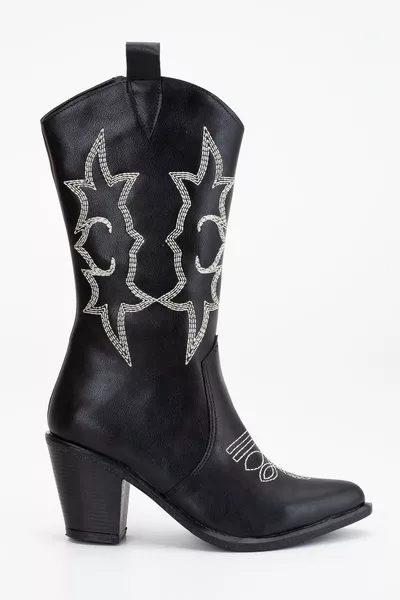 أحذية رعاة البقر السوداء للسيدات 7.5 سم نمط أنيق للموسم الجديد مطرزة فيستيرن أنيق