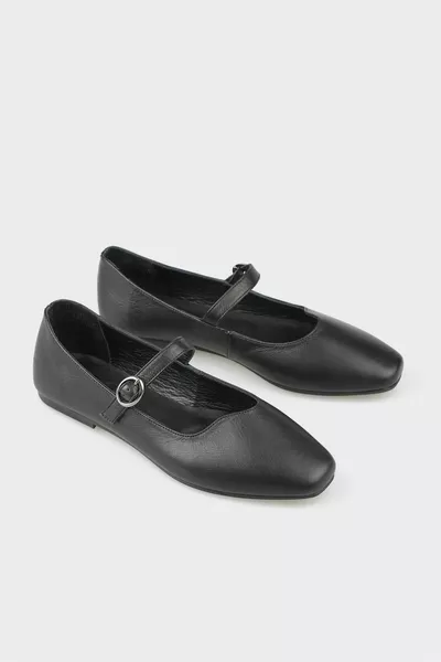 Черни кожени дамски балетки