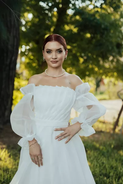 فلافيوس الساتان الصدر رايات فستان الزفاف