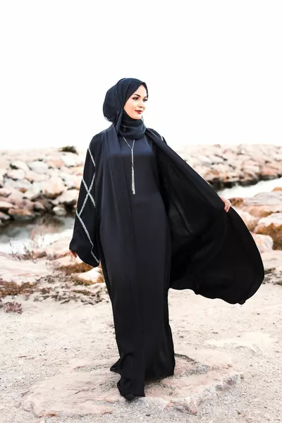 Очень стильные замечательные черные вечерние платья