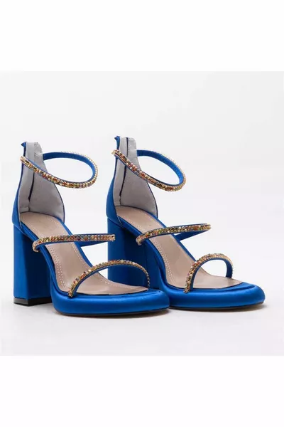 دونا صنادل نسائية مطرزة بحجر الساتان بكعب 