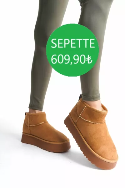 أحذية نسائية بنية سميكة وحيد صغير ترصيع الفراء أحذية من جلد الغزال