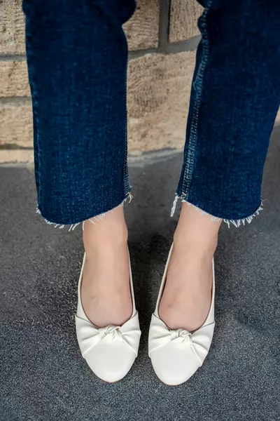 Buggy Ecru Knoop Strik Gedetailleerde Dames Ballerina's