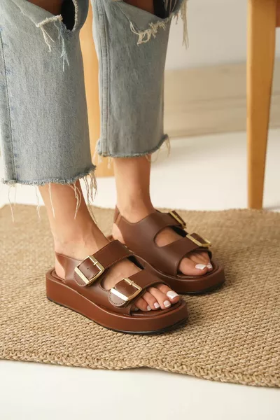 Дамски сандали с дебела подметка Mila Tan Катарама