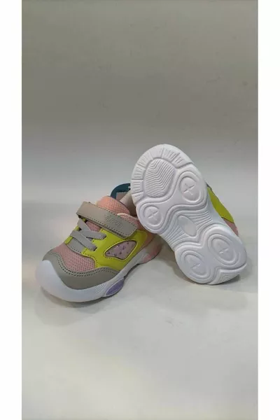 بكين مسحوق بنات الخطوة الأولى أحذية