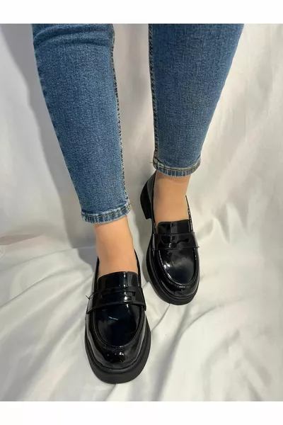 Черни лачени дамски обувки Laofer