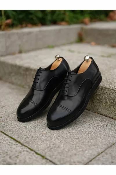 Мужская обувь из натуральной кожи на шнуровке