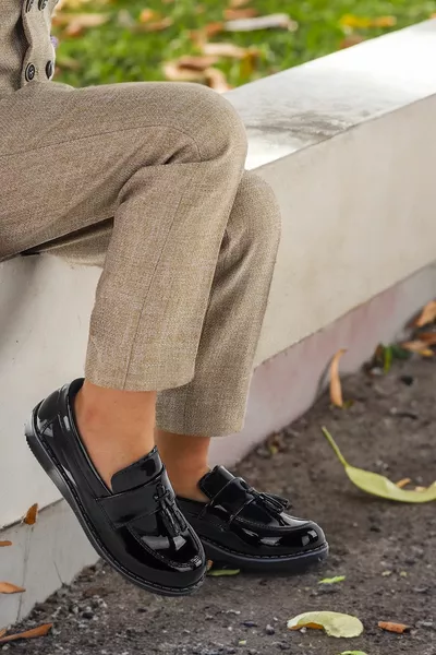 أحذية الختان المدرسية للبنين  جلد براءات الاختراع