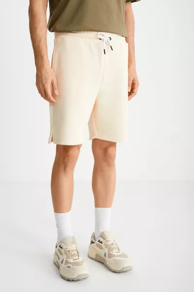 Uncertaın Herren Comfort Fit Vanilla Shorts & Bermuda