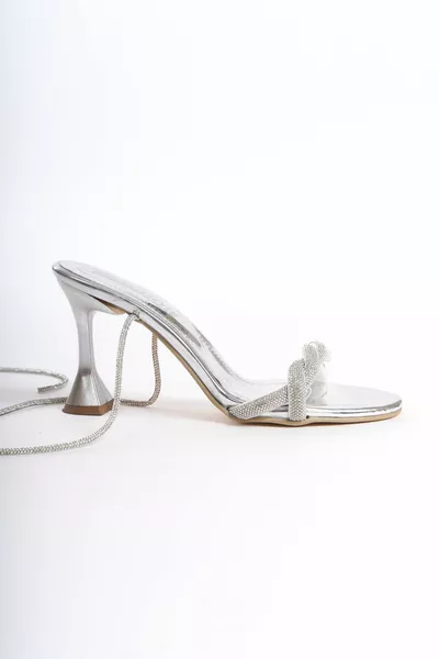 ЖЕНСКИЕ ВЯЗАНЫЕ СЕРЕБРИСТЫЕ БОСОНОЖКИ С КАМНЯМИ