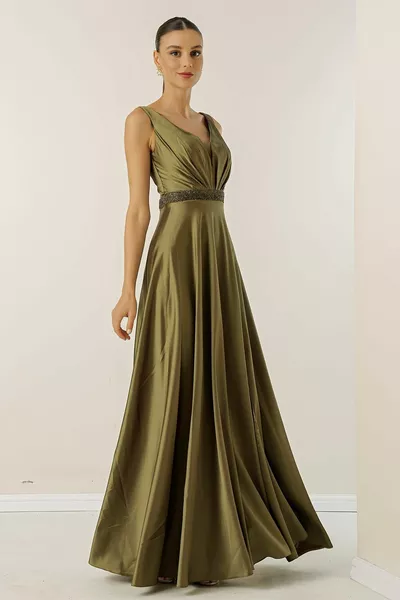 الخامس الرقبة الأشرطة سميكة مطرز الخصر اصطف واسعة الحجم مجموعة طويلة من الساتان اللباس