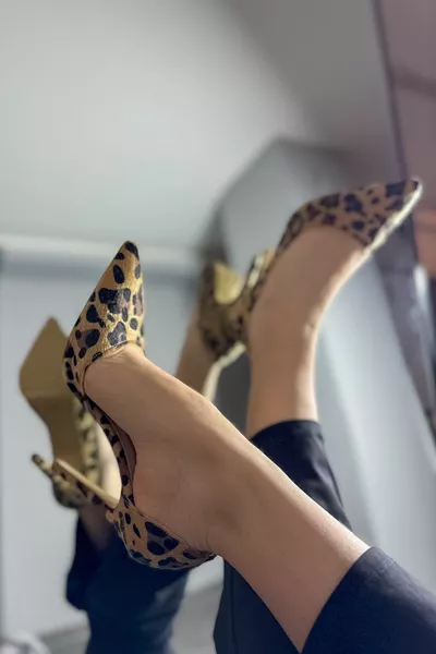 Colin Leopard Décolleté Detailed Women's Stiletto