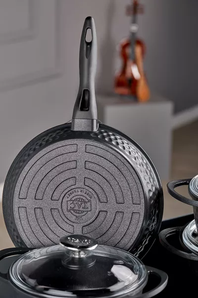 Gourmet Cast Iron 7-Piece Black Cookware Set