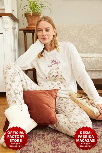 طقم بيجاما بيضاء حرارية نسائية