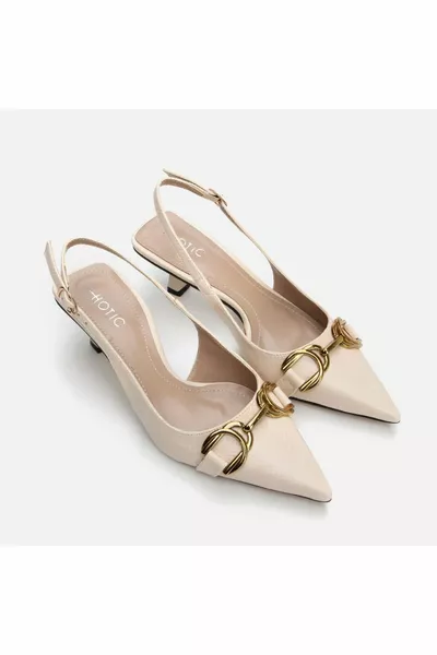 أحذية نسائية عظمية