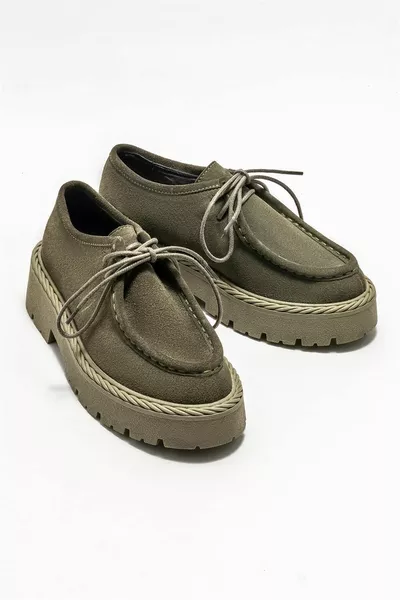 الكاكي الجلود النسائية أحذية عارضة