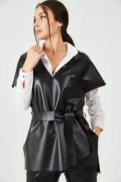 نسائي أسود برقبة على شكل V جلد تبدو قصيرة من الأمام بلوزة طويلة بحزام 