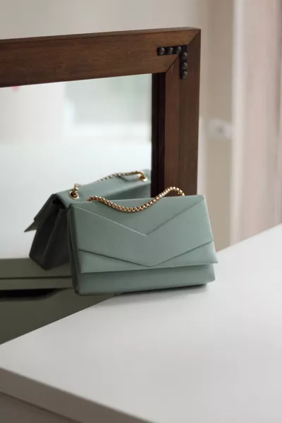 حقيبة كتف نسائية بغطاء مغلف أخضر نعناع