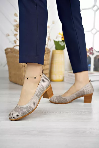 Женские повседневные туфли на каблуке из натуральной кожи 