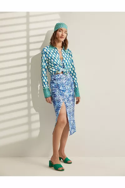 Melis Ağazat X - Desenli Yırtmaç Detaylı Etek