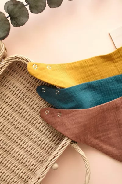 مجموعة 3 قطع من المنديل القطني العضوي للأطفال - مريلة للأطفال للبنات والاولاد لتجنب اللعاب والطعام، وشاح، طوق