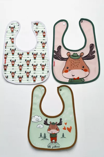 Set di 3 bavaglini quadrati in microfibra a tema cervo, con chiusura a bottoni, impermeabili, nella propria confezione