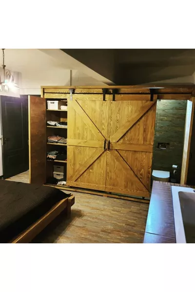 طقم غرفة نوم - خشب متين ريفي بانزلاق (باب الإسطبل)