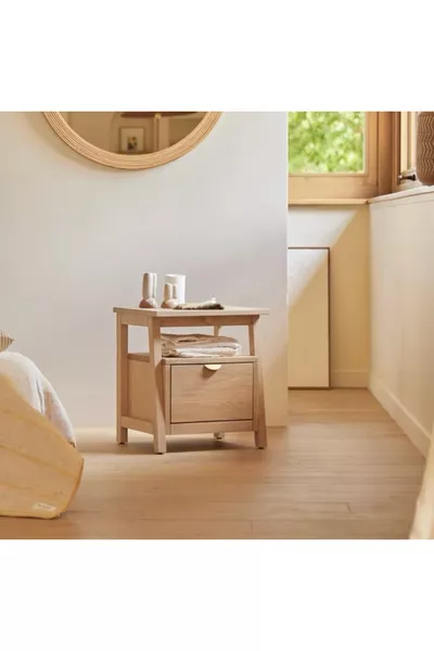 طاولة بجانب السرير من خشب الصنوبر الصلب WildWood