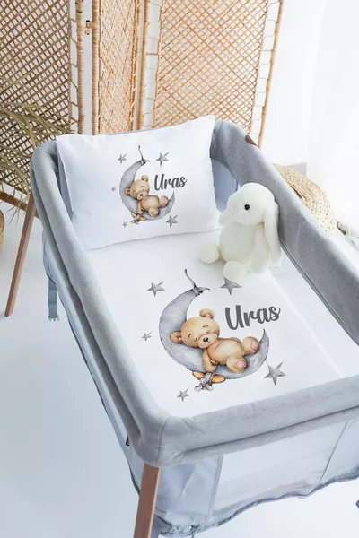 % Памучен сатен Перкал Перкал Спален комплект с име  за креватче Меченце, което спи всеки месец