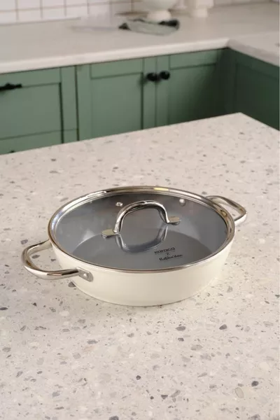 x Refika Swiss Crystal Metallgriff Auberginenpfanne  cm Creamy