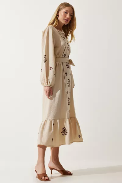 فستان طويل منسوج بسطح كتان مطرز بلون البيج للنساء 