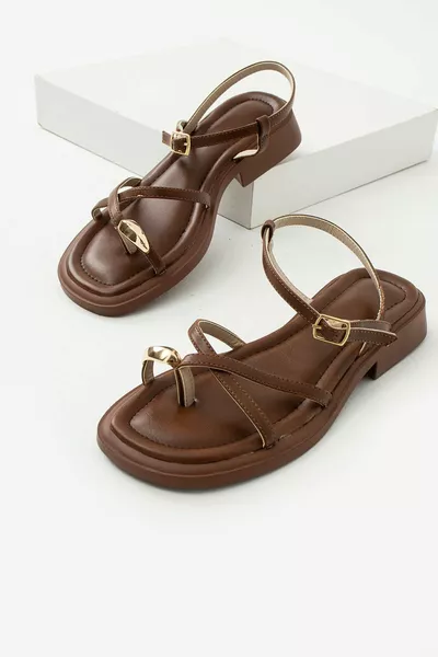 صندل ليمبا بتفاصيل خاتم ذهبي نسائي