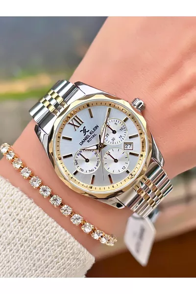 Дамски ръчен часовник с метална верижка за новия сезон