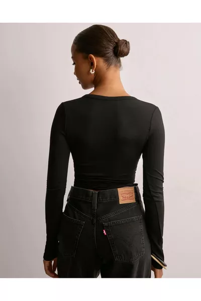 Gebonden kruisenblouse