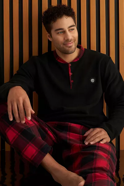 بدلة بيجامة رجالية من الفلانيل بنقشة مربعات سوداء ووردي داكن